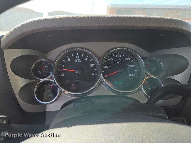 image for item ET1429 2008 Chevrolet Silverado 2500HD pickup truck