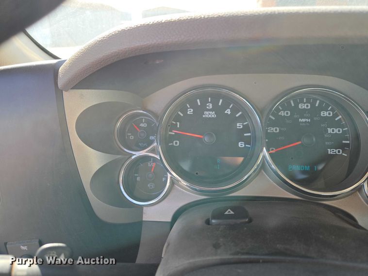 image for item ET1429 2008 Chevrolet Silverado 2500HD pickup truck