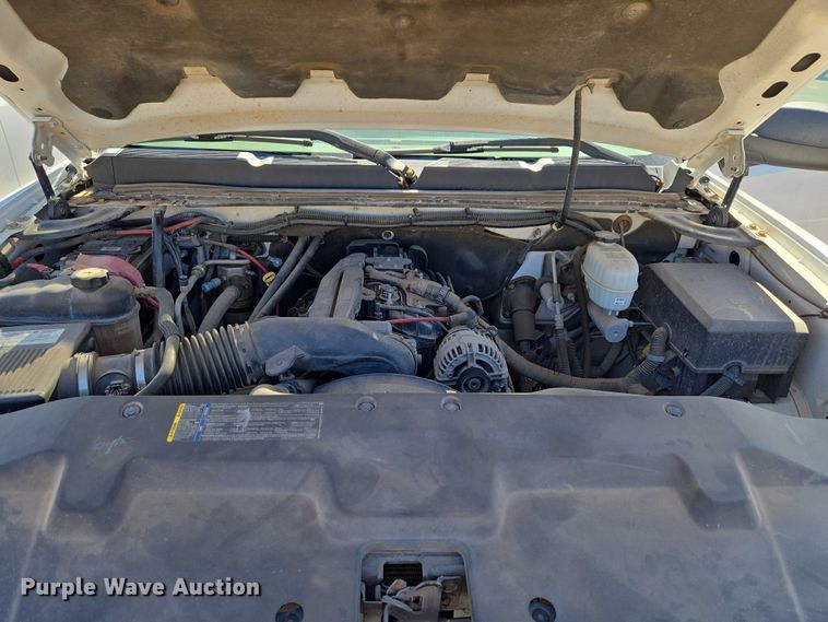 image for item ET1429 2008 Chevrolet Silverado 2500HD pickup truck