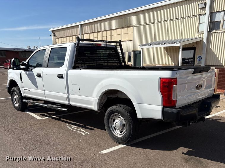 image for item ET1430 2017 Ford F250 Super Duty Crew Cab pickup truck