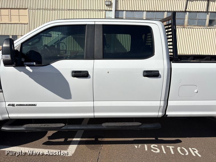image for item ET1430 2017 Ford F250 Super Duty Crew Cab pickup truck