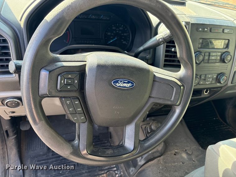 image for item ET1430 2017 Ford F250 Super Duty Crew Cab pickup truck