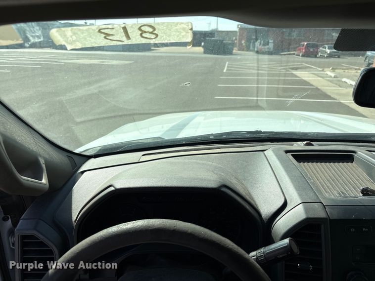 image for item ET1430 2017 Ford F250 Super Duty Crew Cab pickup truck