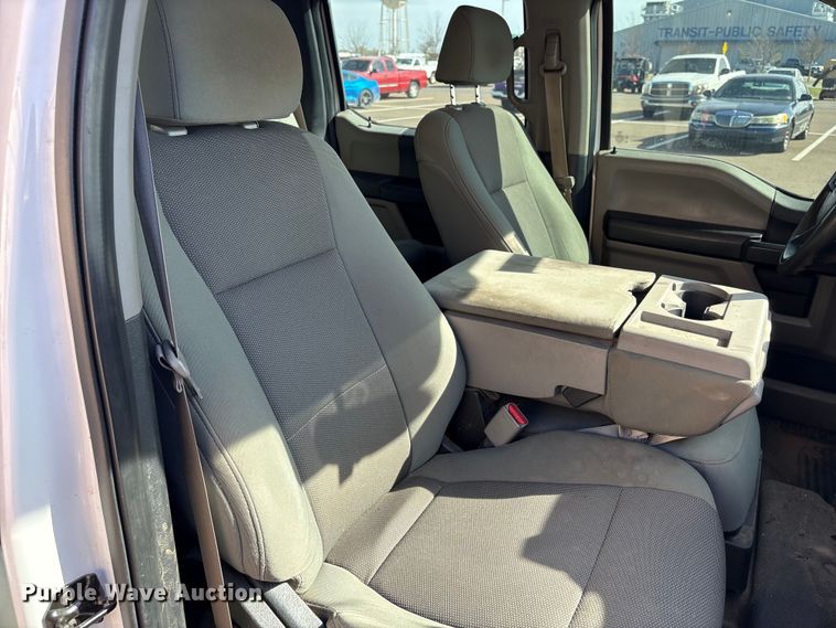 image for item ET1430 2017 Ford F250 Super Duty Crew Cab pickup truck