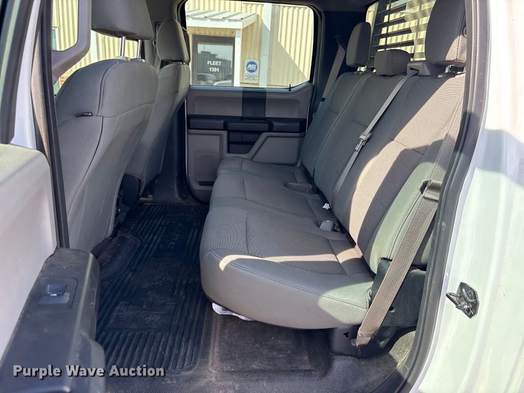 image for item ET1430 2017 Ford F250 Super Duty Crew Cab pickup truck