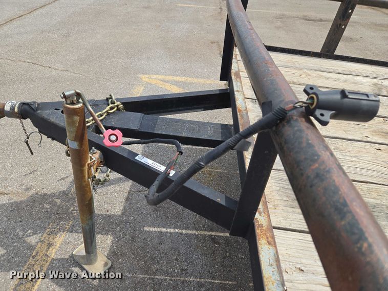 image for item ET1431 2005 Horse Creek utility trailer