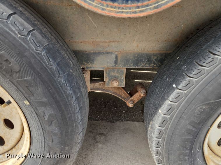 image for item ET1431 2005 Horse Creek utility trailer