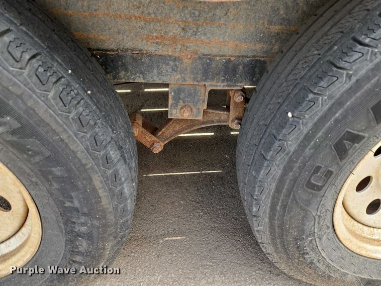 image for item ET1431 2005 Horse Creek utility trailer