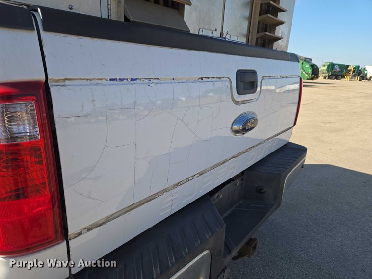 image for item ET1433 2014 Ford F250 Super Duty Crew Cab pickup truck