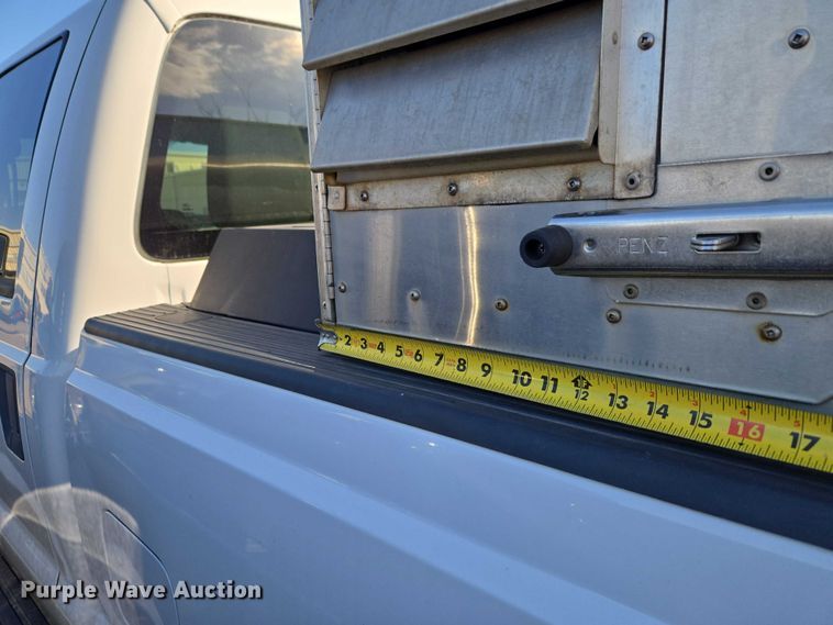 image for item ET1433 2014 Ford F250 Super Duty Crew Cab pickup truck