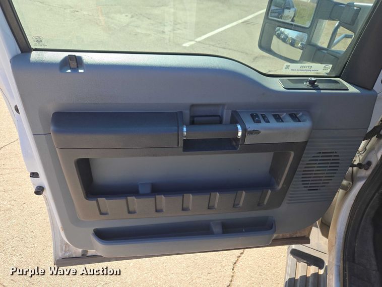 image for item ET1433 2014 Ford F250 Super Duty Crew Cab pickup truck