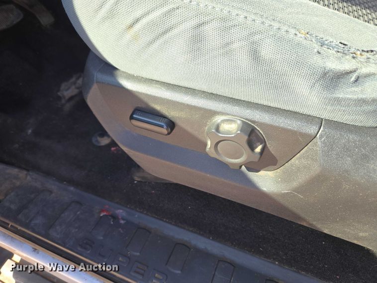 image for item ET1433 2014 Ford F250 Super Duty Crew Cab pickup truck