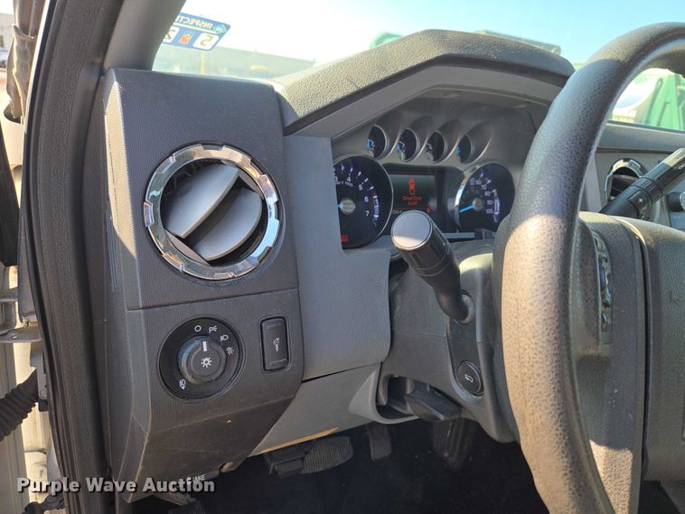 image for item ET1433 2014 Ford F250 Super Duty Crew Cab pickup truck