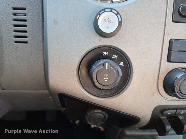 image for item ET1433 2014 Ford F250 Super Duty Crew Cab pickup truck