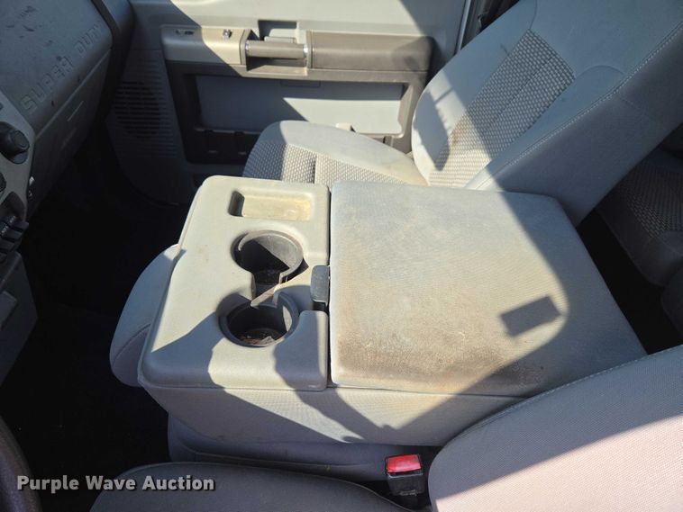 image for item ET1433 2014 Ford F250 Super Duty Crew Cab pickup truck