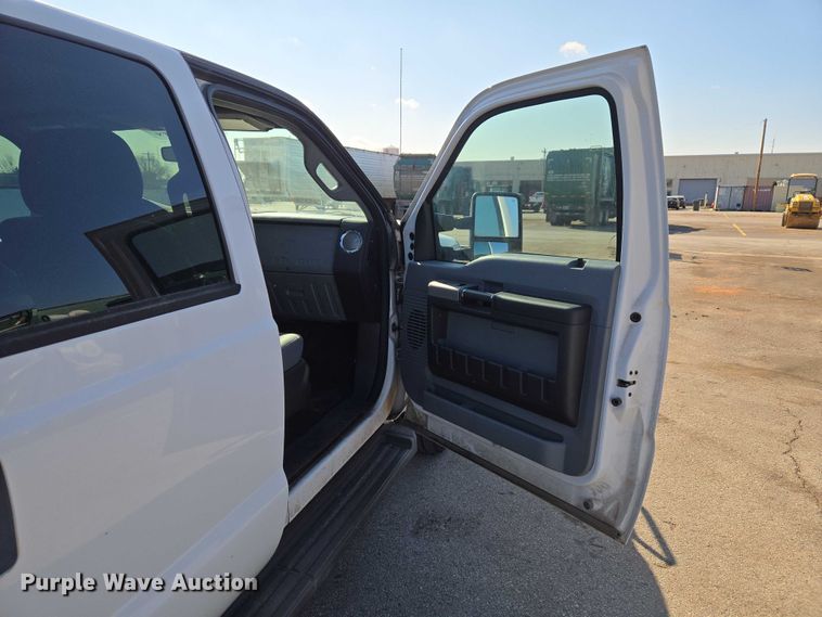 image for item ET1433 2014 Ford F250 Super Duty Crew Cab pickup truck