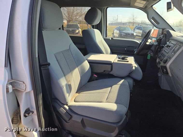 image for item ET1433 2014 Ford F250 Super Duty Crew Cab pickup truck