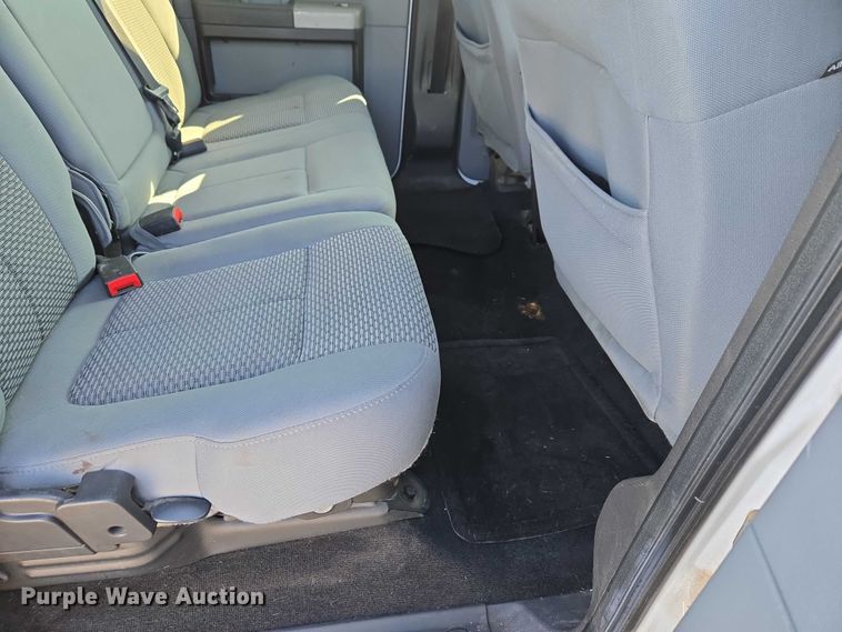 image for item ET1433 2014 Ford F250 Super Duty Crew Cab pickup truck