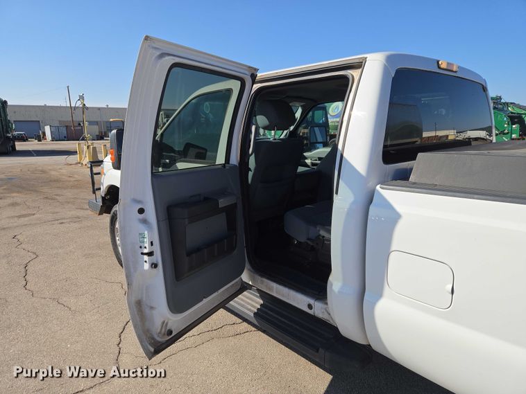 image for item ET1433 2014 Ford F250 Super Duty Crew Cab pickup truck