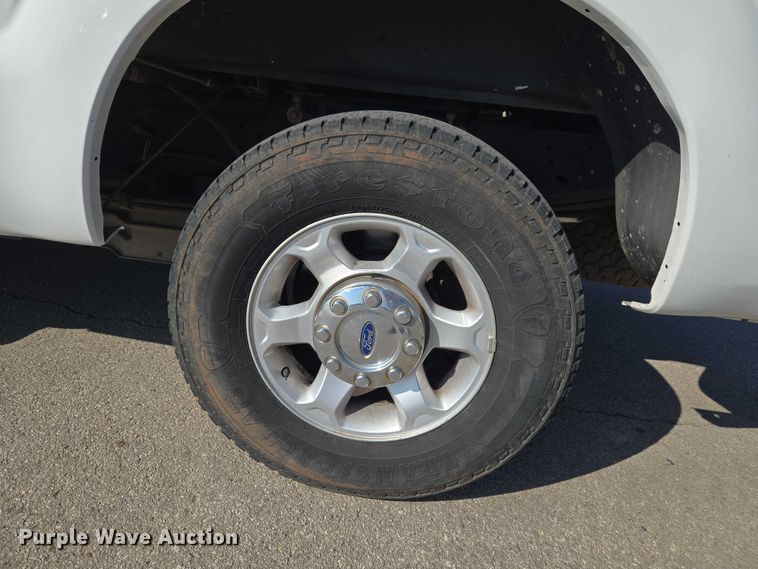 image for item ET1433 2014 Ford F250 Super Duty Crew Cab pickup truck