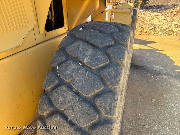 image for item ET1676 1984 FiatAllis FR15 wheel loader