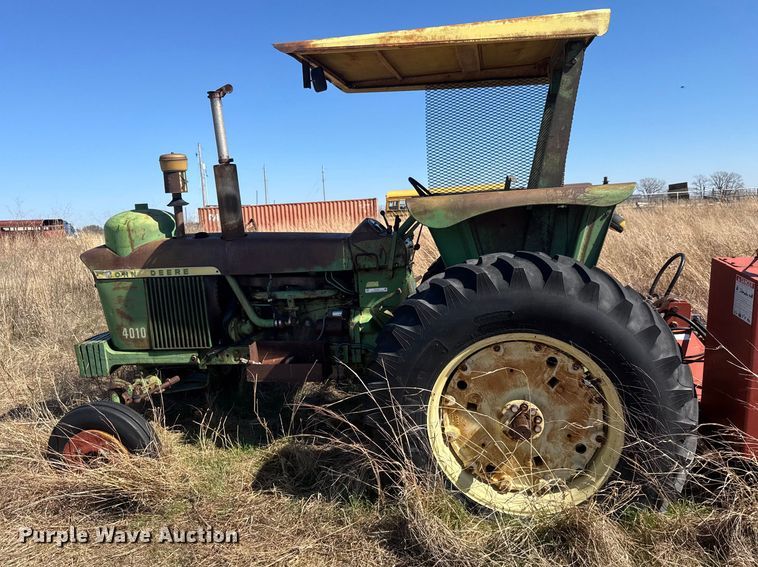 image for item ET1677 John Deere 4010 tractor