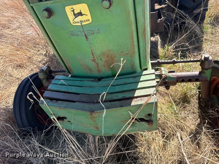 image for item ET1677 John Deere 4010 tractor