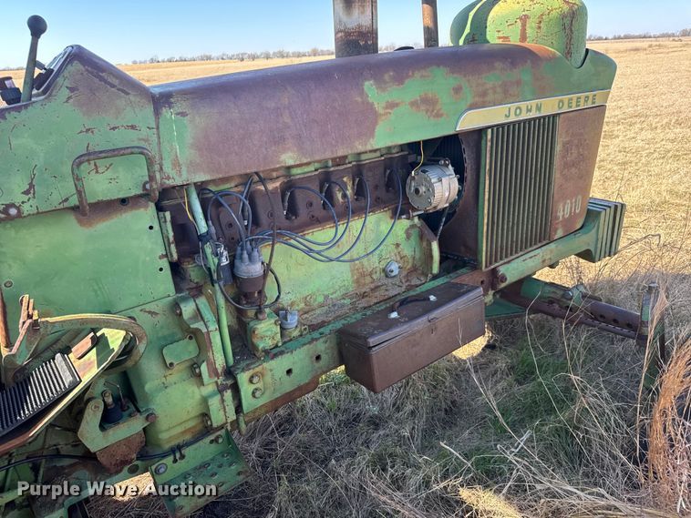 image for item ET1677 John Deere 4010 tractor