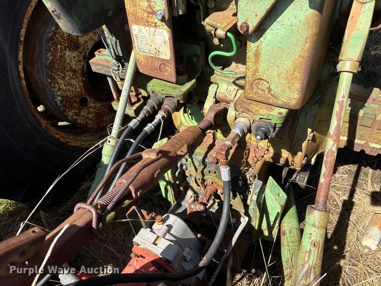 image for item ET1677 John Deere 4010 tractor