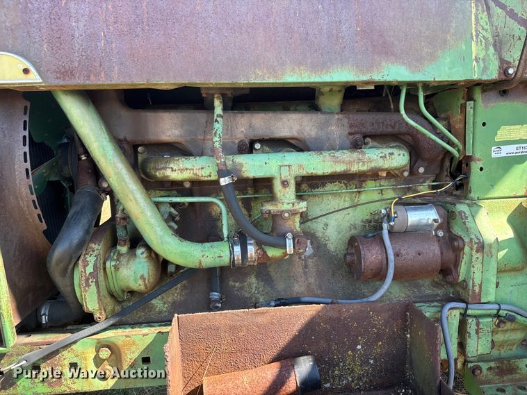 image for item ET1677 John Deere 4010 tractor