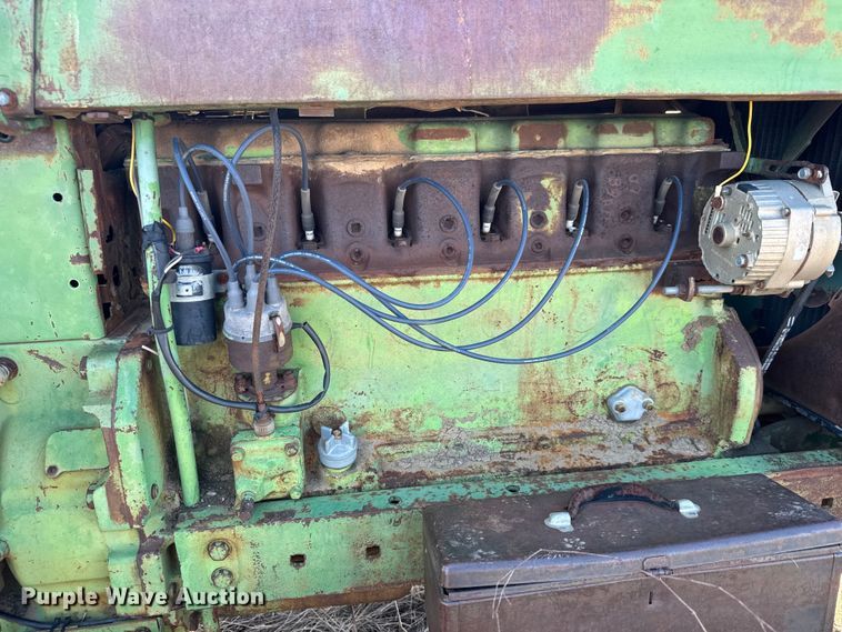 image for item ET1677 John Deere 4010 tractor