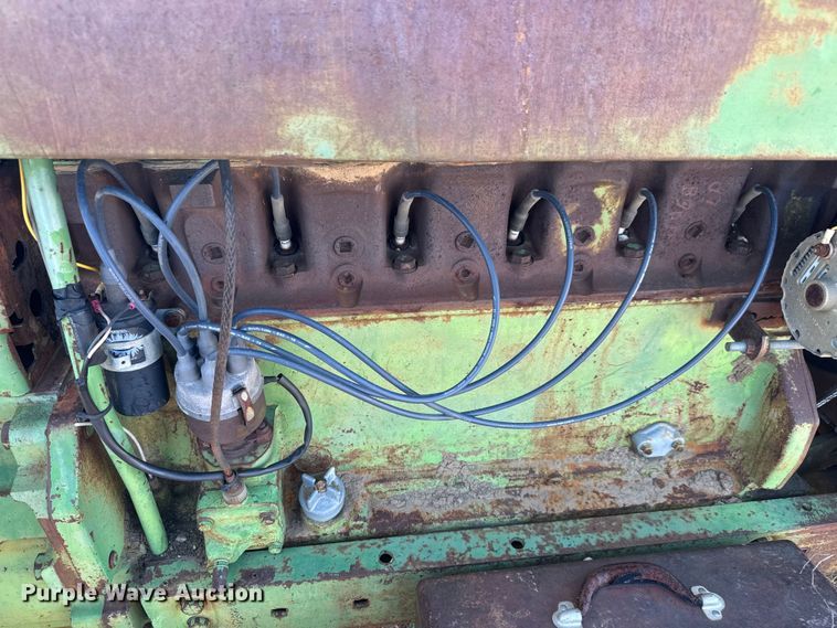 image for item ET1677 John Deere 4010 tractor