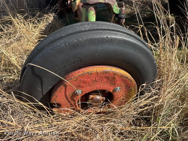 image for item ET1677 John Deere 4010 tractor