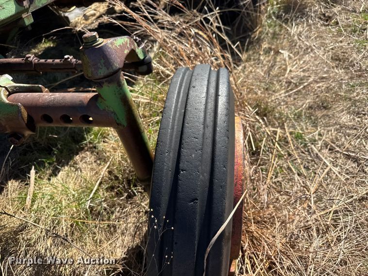 image for item ET1677 John Deere 4010 tractor