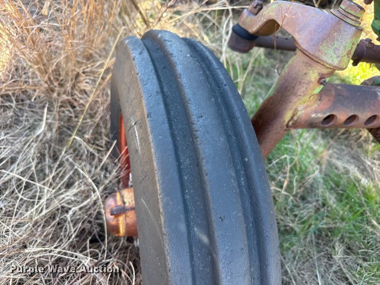 image for item ET1677 John Deere 4010 tractor