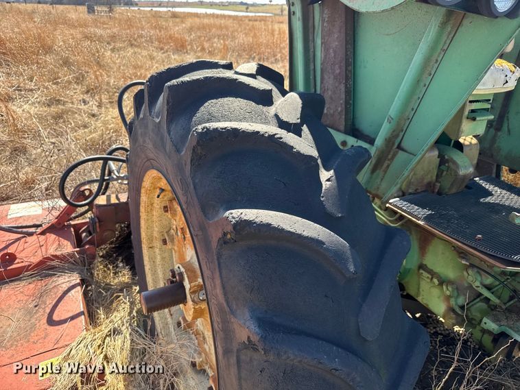 image for item ET1677 John Deere 4010 tractor