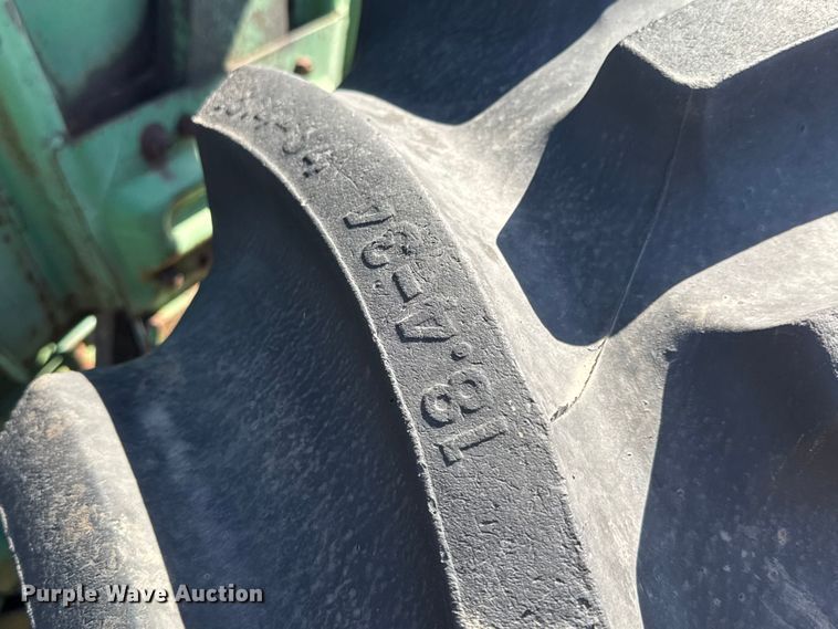 image for item ET1677 John Deere 4010 tractor