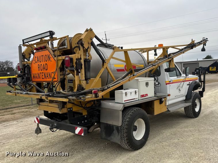 image for item ET1685 1995 Ford F450 Super Duty sprayer