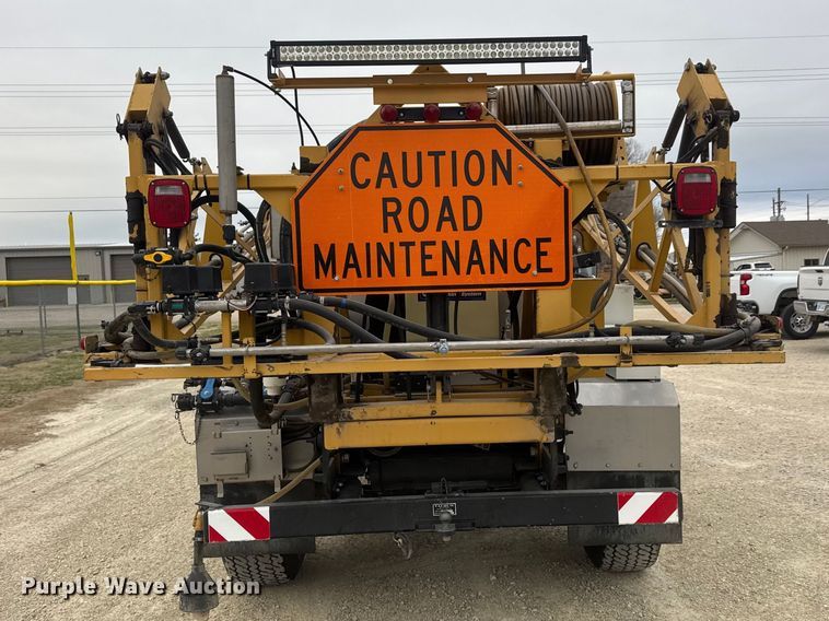 image for item ET1685 1995 Ford F450 Super Duty sprayer