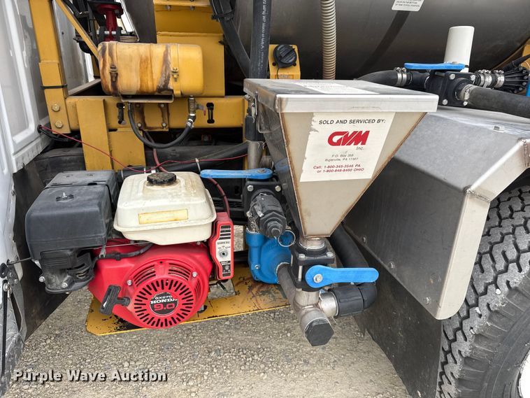 image for item ET1685 1995 Ford F450 Super Duty sprayer