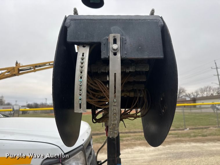 image for item ET1685 1995 Ford F450 Super Duty sprayer