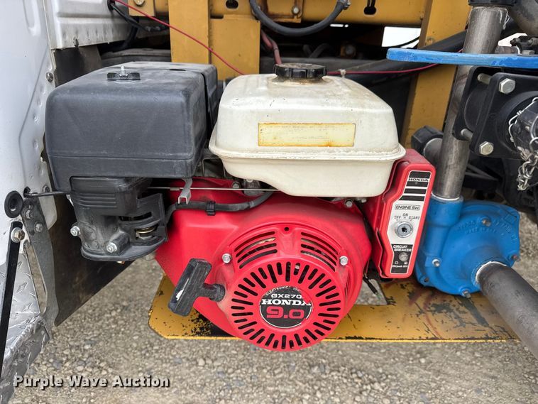 image for item ET1685 1995 Ford F450 Super Duty sprayer