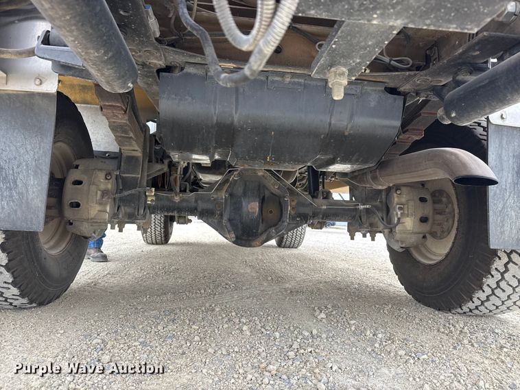 image for item ET1685 1995 Ford F450 Super Duty sprayer