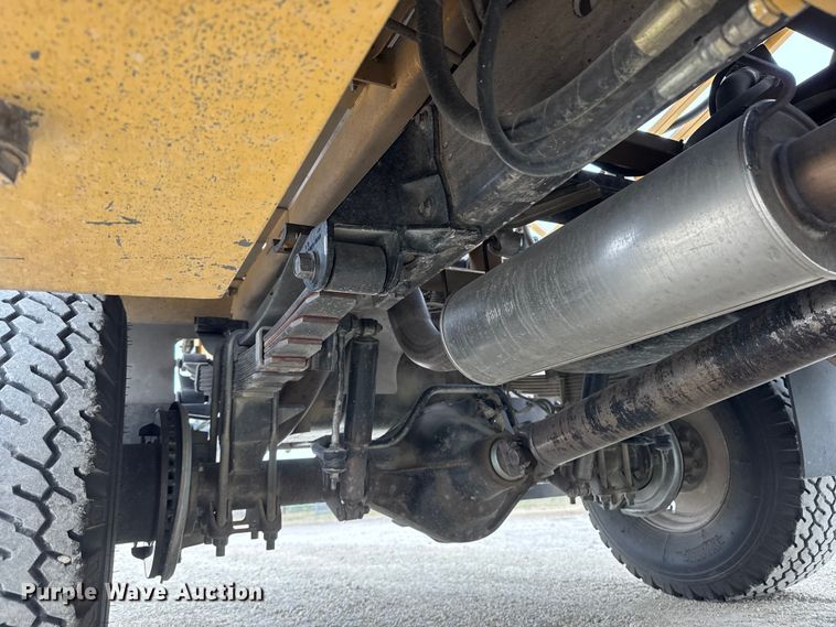 image for item ET1685 1995 Ford F450 Super Duty sprayer