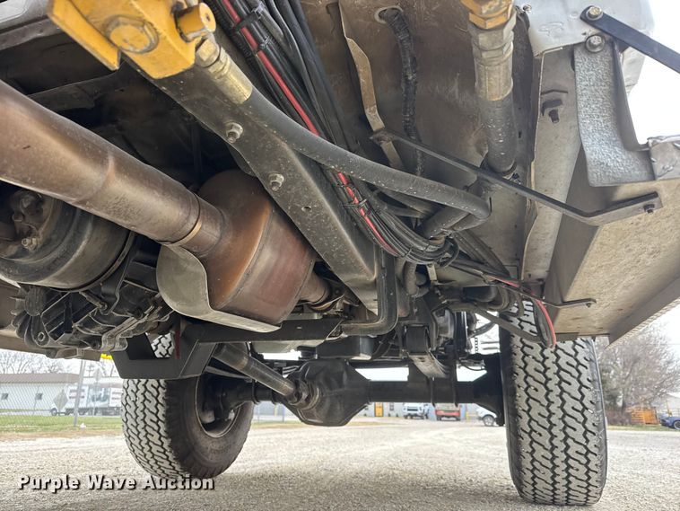 image for item ET1685 1995 Ford F450 Super Duty sprayer