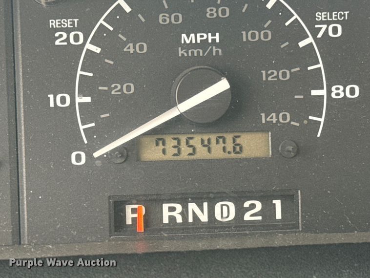 image for item ET1685 1995 Ford F450 Super Duty sprayer