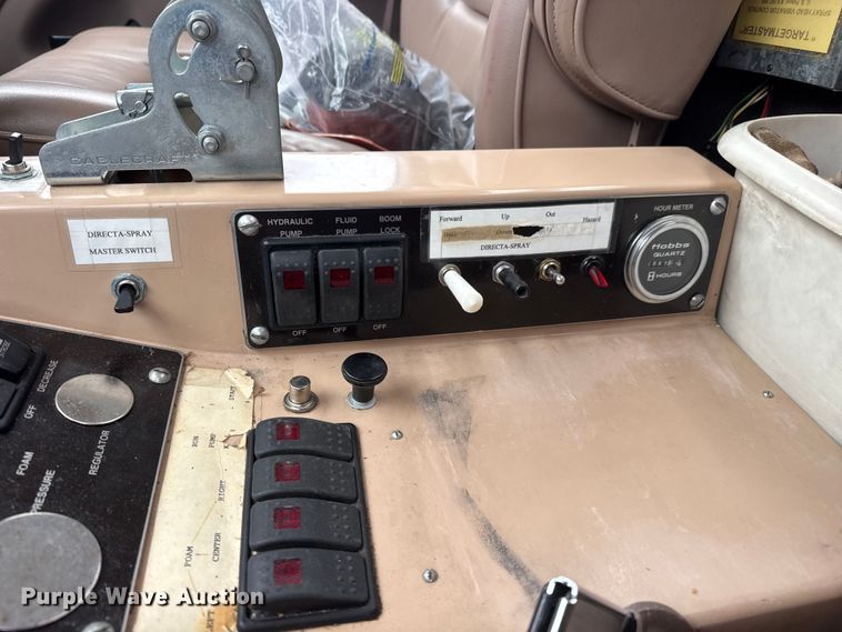 image for item ET1685 1995 Ford F450 Super Duty sprayer