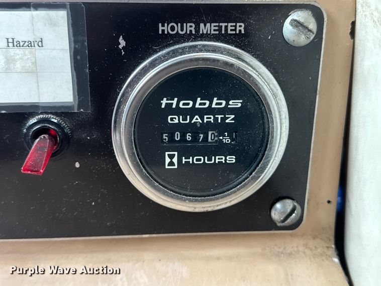 image for item ET1685 1995 Ford F450 Super Duty sprayer