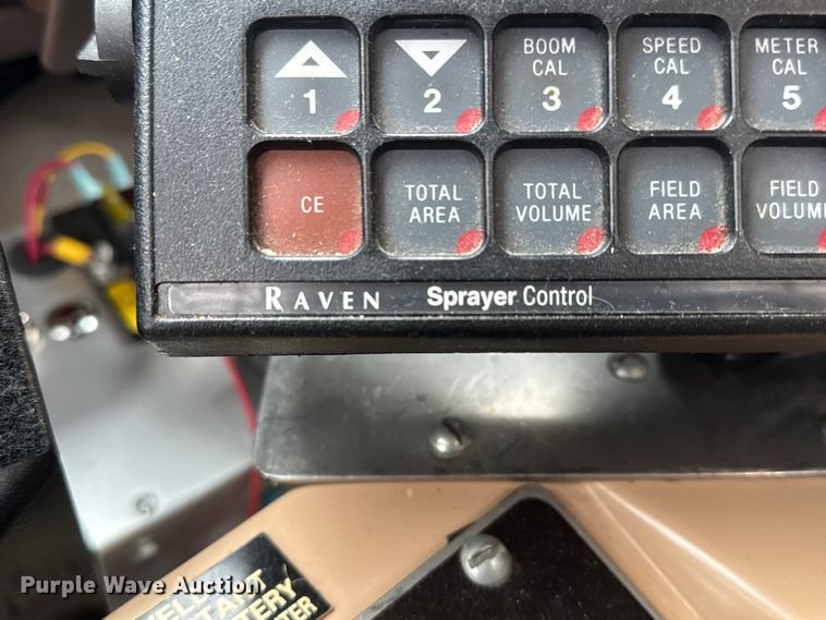 image for item ET1685 1995 Ford F450 Super Duty sprayer