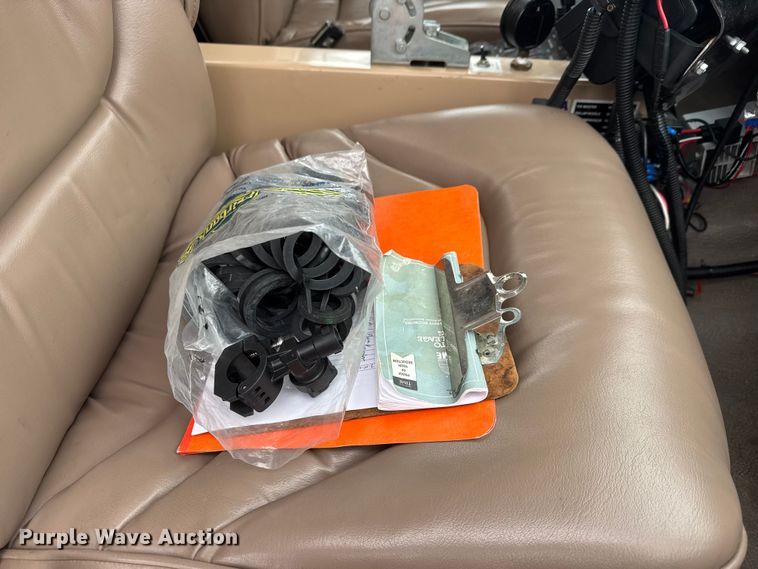 image for item ET1685 1995 Ford F450 Super Duty sprayer